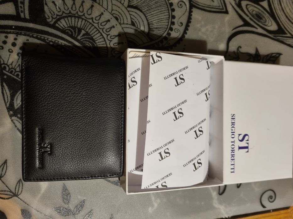 Продавам кожено мъжко портфейл, стилно портмоне