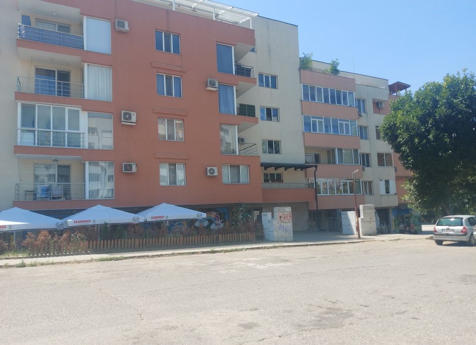 Тристаен апартамент ново строителство в ж.к. Еленово