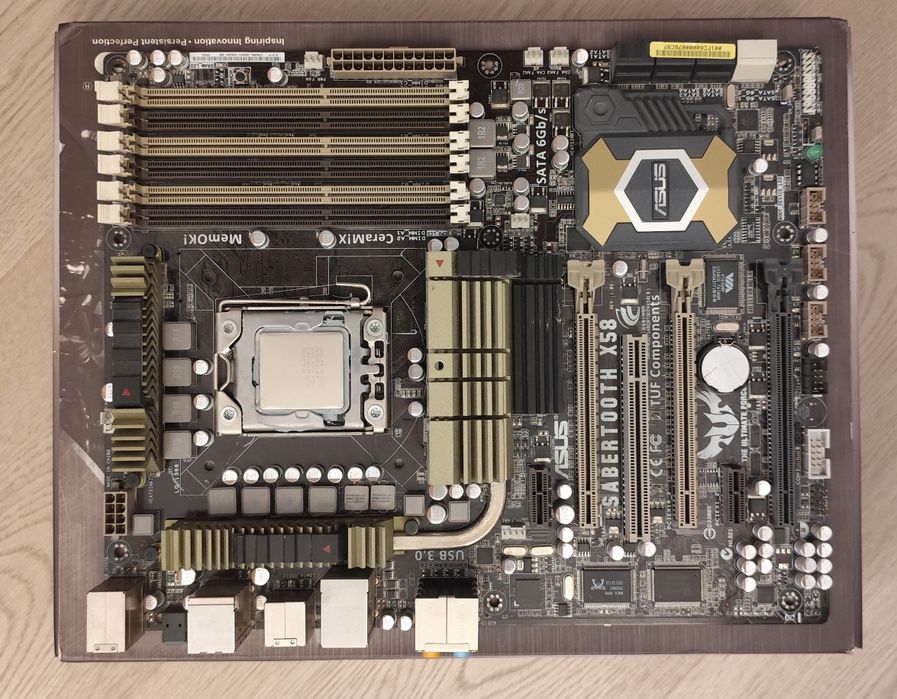 Kit placa de baza ASUS sabertooth x58 + CPU Intel Xeon X5675