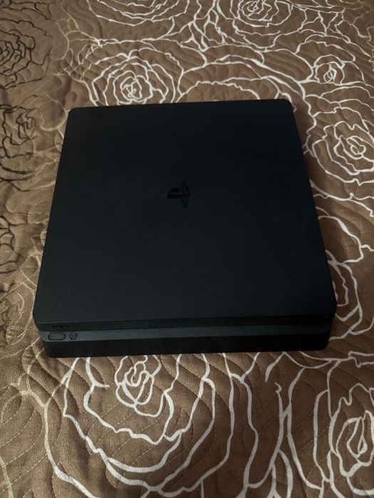 Vand ps4 1tb,negru