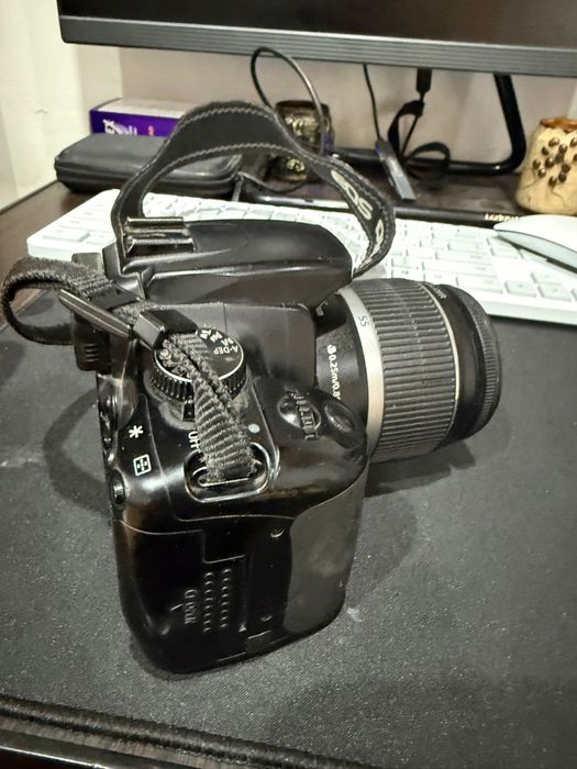 DSLR Canon EOS 400D si obiectiv 18-55mm