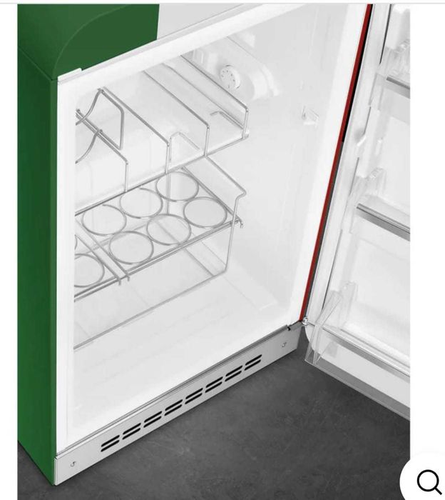 Minibar retro steagul Italiei, Smeg