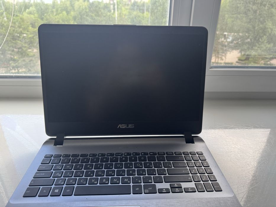 Ноутбук Asus серый