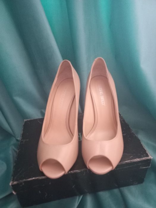 Продам кожанный туфли