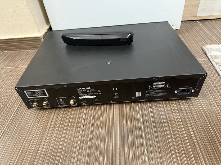 Yamaha CD-S700 Качествен Player