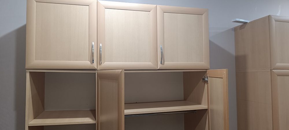 Продам 2 одинаковых шкафа в комнату