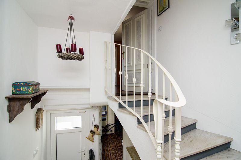 Дава се под наем Къща в Варна, Базар Левски - 100 кв.м за 775 € - Снимка #1