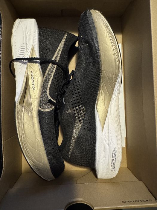 Adidasi Nike de alergare