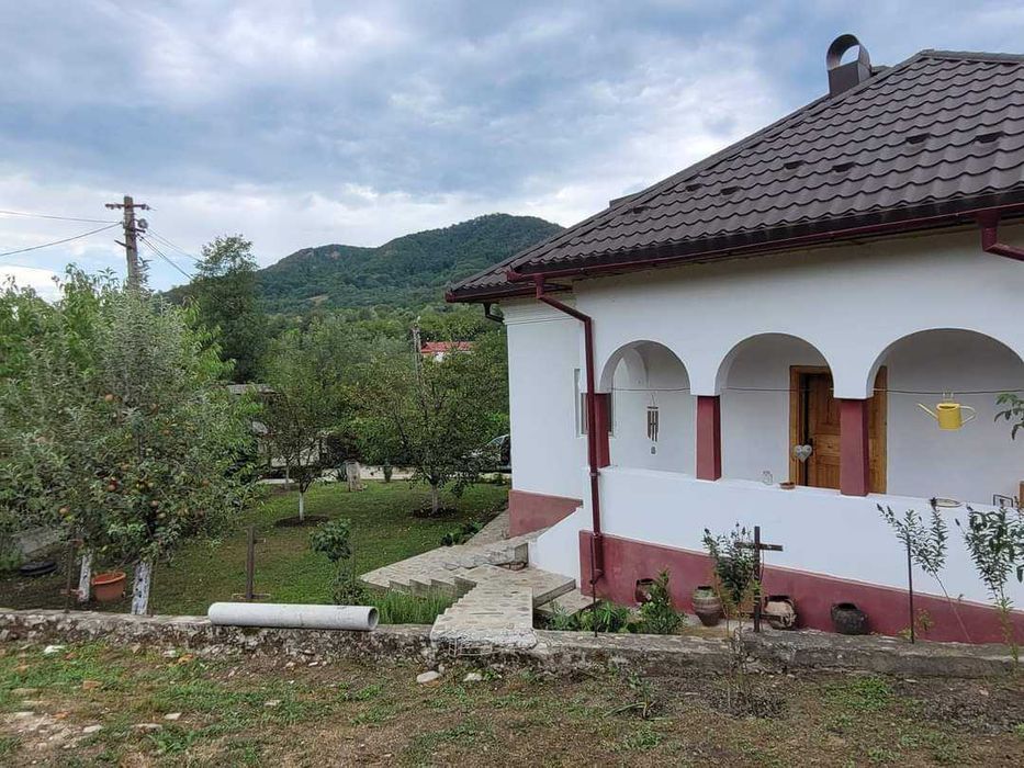 Vand casa la munte ,in Corbsori ,Arges,cu toate conditiile,apa ,gaze