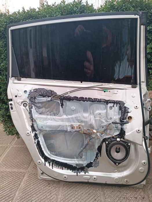 Задна лява врата Toyota corolla verso 2004-2009