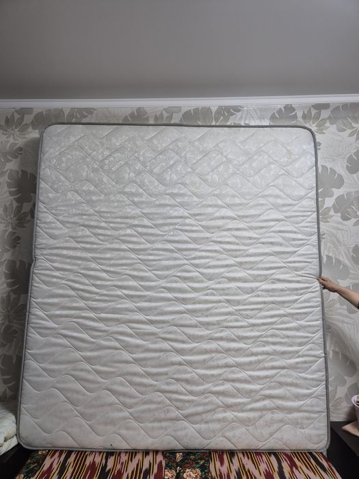 Продам матрас в хорошем состоянии