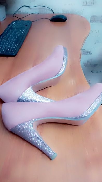 Продам туфли праздничные