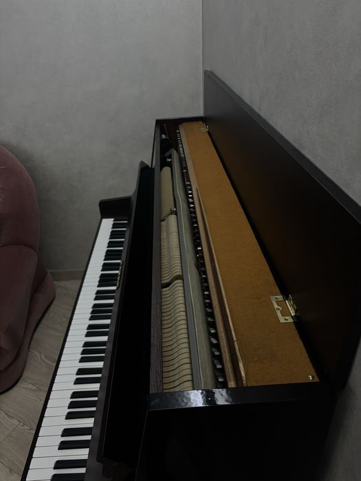 Pian / Pianino Fazer (Mecanică Renner) – Stare Foarte Bună / Fabricat în Finlanda