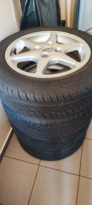 Vând Toyota YARIS ,în Sibiu.