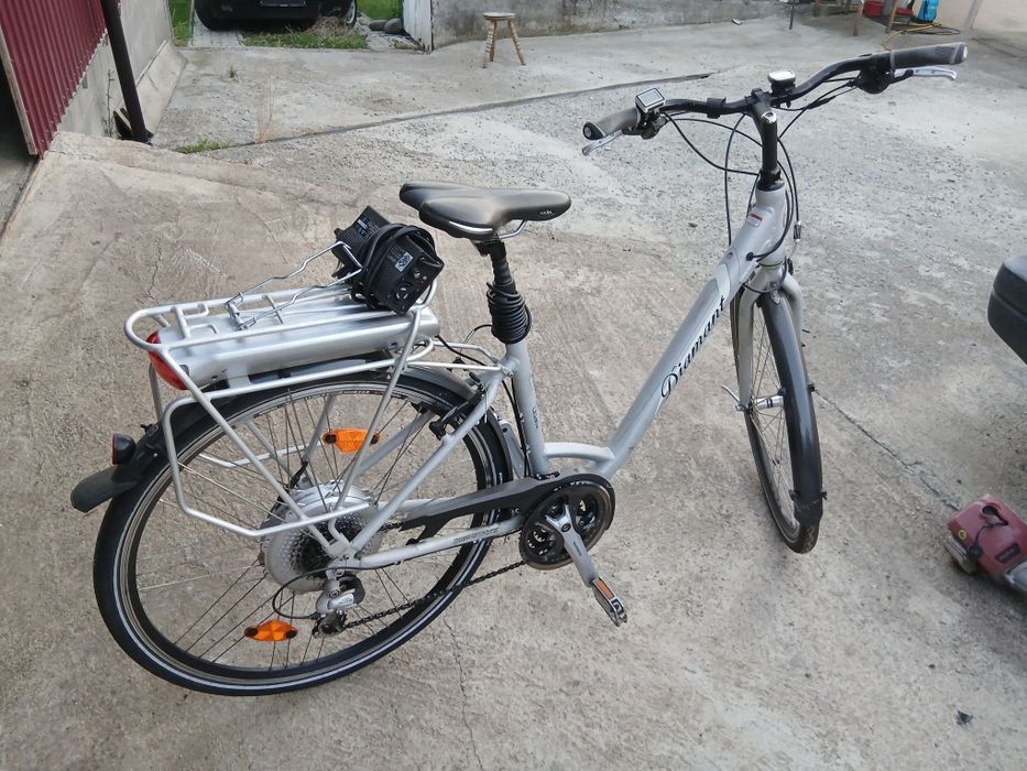 Vând bicicleta Diamant electrica