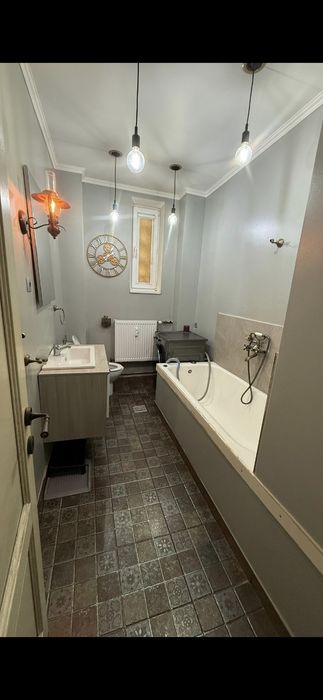 Inchiriez apartament strada Spania