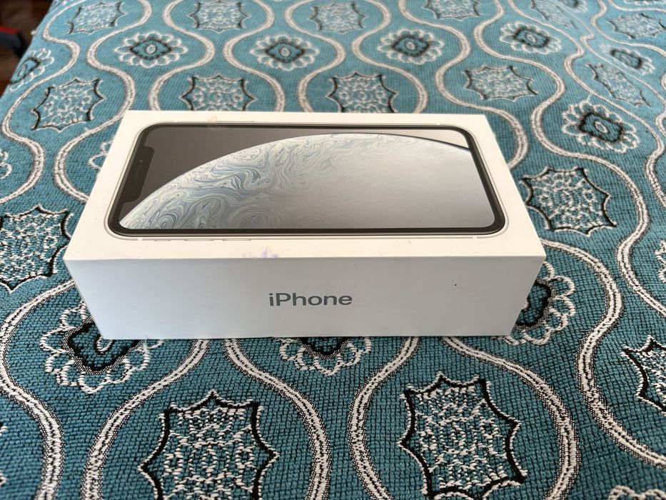 Продам Iphone XR 64, в отличном состоянии