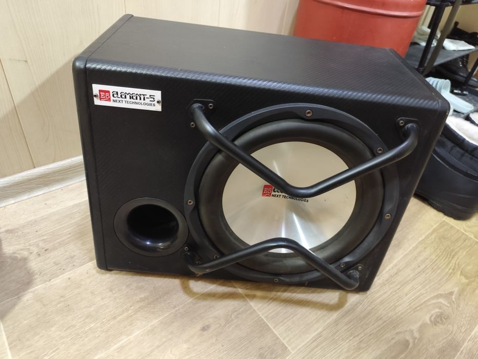 Продам активный сабвуфер.