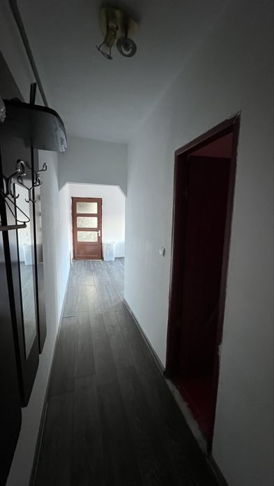 Apartament Lupeni 3 camere semidecomandat + boxa