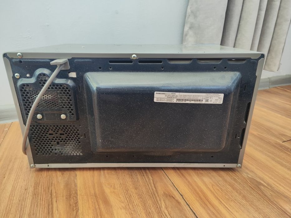 Микроволновка Samsung ME83KRS