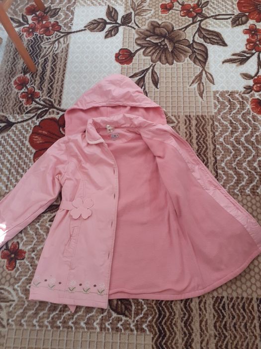 Две якета-зимно дебело и по-тънко с поларена подплата и качулки