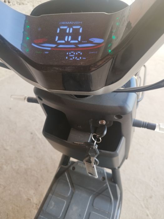 Elektro skuter srochna pul kerakligi uchun sotiladi.