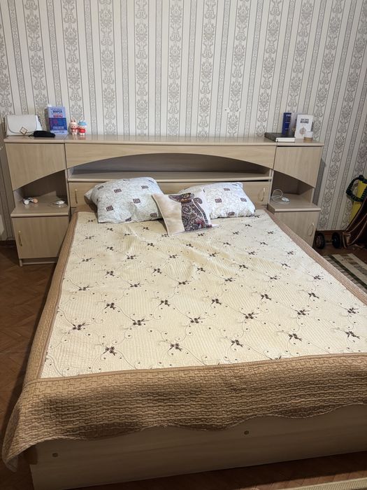Спальный гарнитур