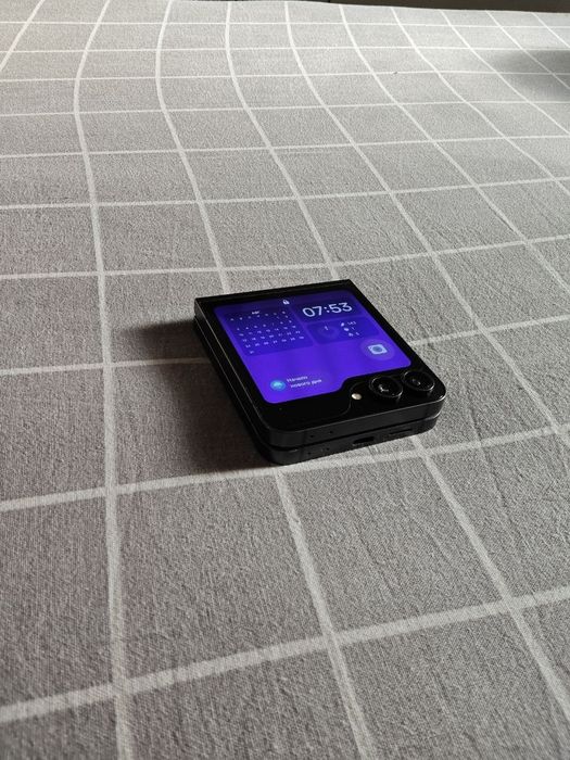 Samsung Galaxy Z Flip 6 (12/256)