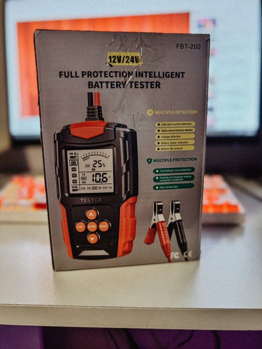 Tester baterii auto 12V / 24V