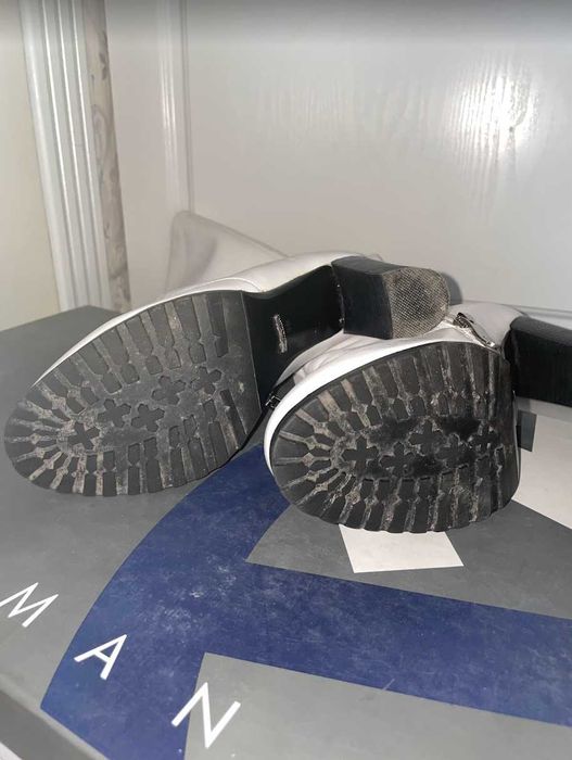 Кожаные белые сапоги