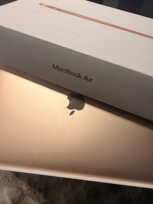 Macbook Air 13 vanzare pentru piese