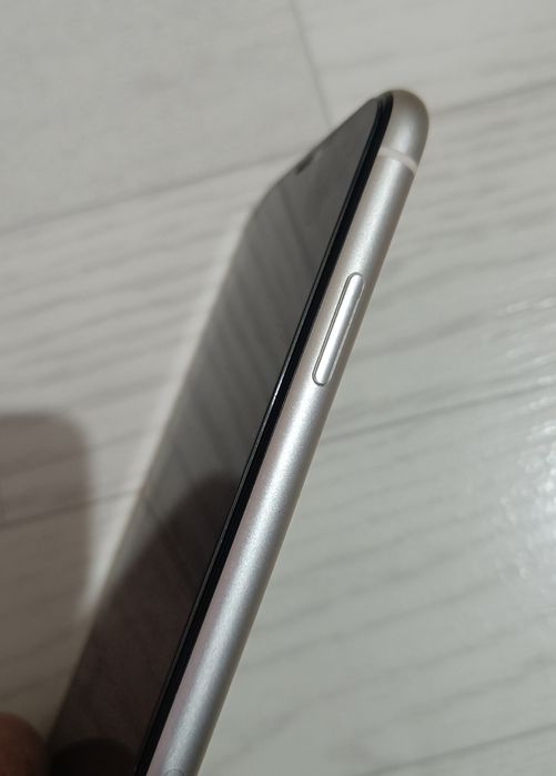 Продам iPhone 11 128г