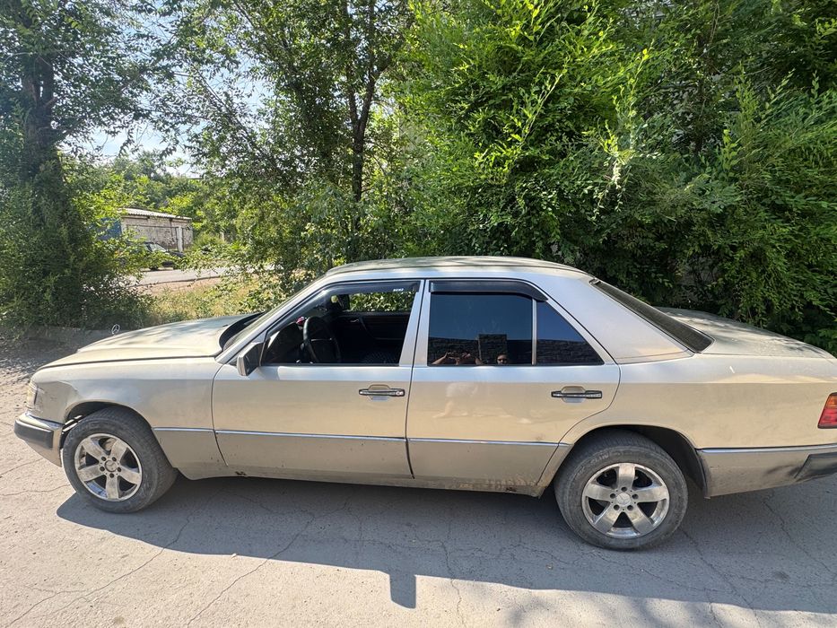 Mercedes benz w124