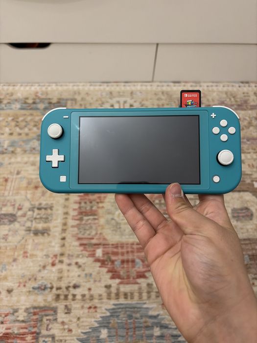 Продается Nintendo switch .