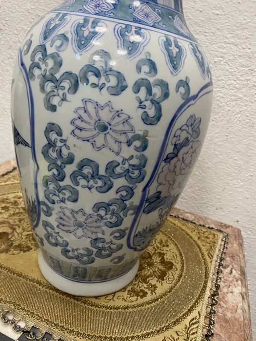 Голяма китайска ваза от порцелан