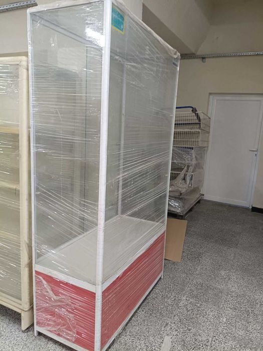 Витрина - 4 стъклени рафта - 1 брой - разпродажба