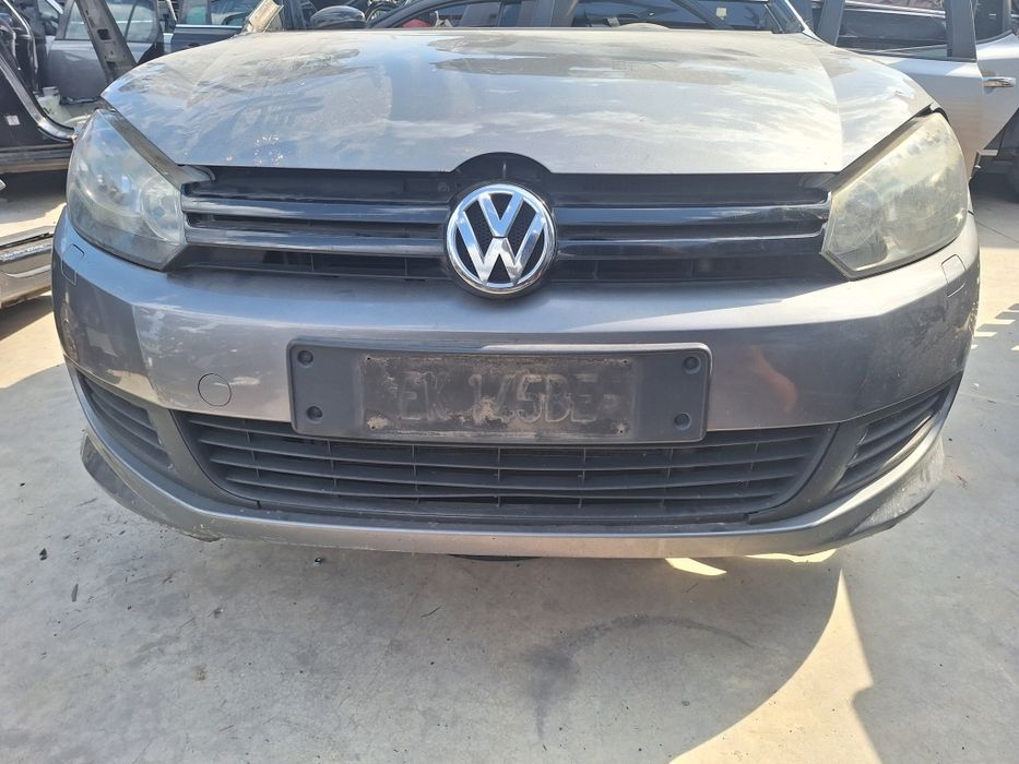 Предна броня с пръскалки Vw Golf 6 / Фолксваген Голф 6 2009г.