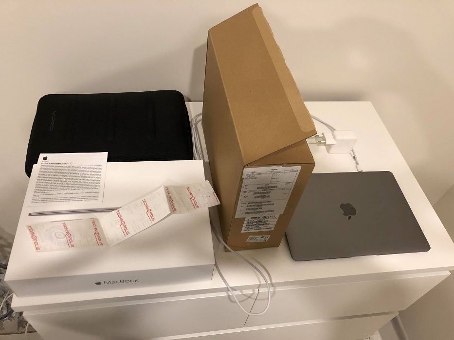 Apple Mac Book Space Grey