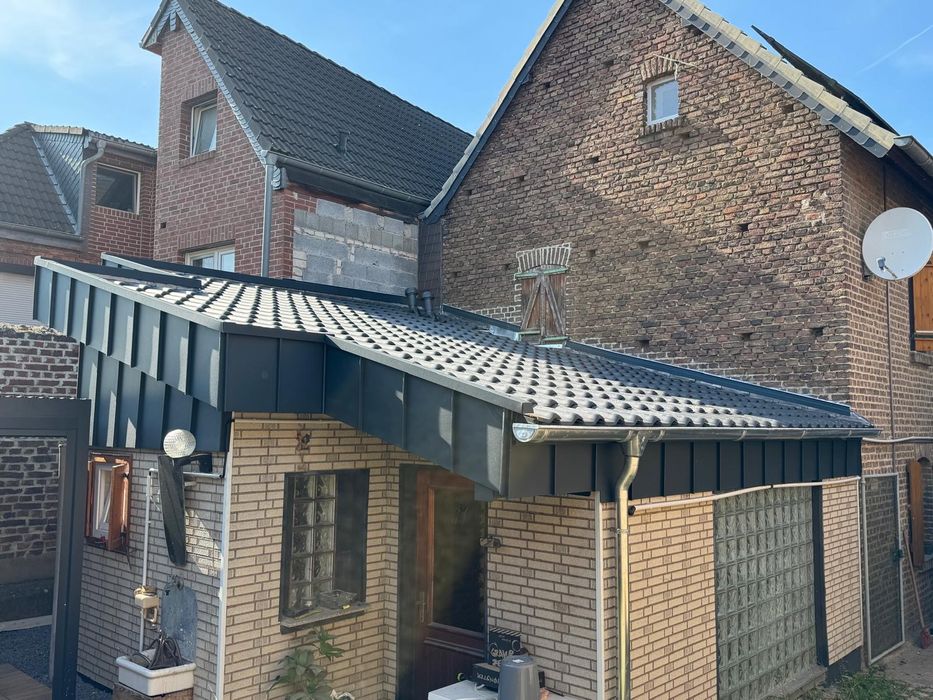 Reparatii acoperisuri montaj tigla metalica tigla ceramica montaj dulgheri masardari