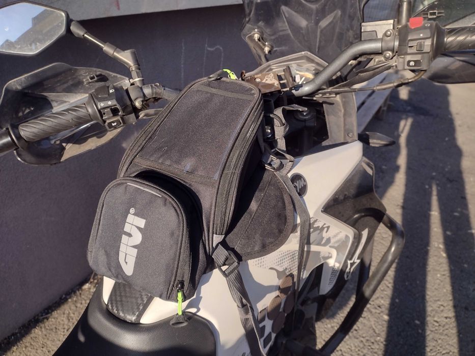 Borseta rezervor motocicletă cu magneți suport telefon noua