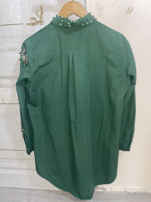 Рубашка М ка. Одевала 3-4 раза,почти как новый, дефектов нету