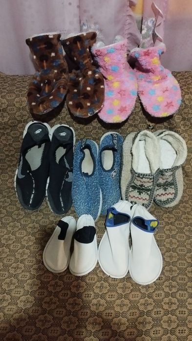 Мягкие сапожки по 500 тТёплые и обычные тапочки 41 и 37 раз по  700 т