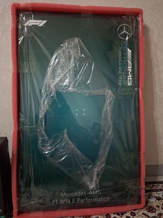 Лего Technic Mercedes-AMG F1 W14 E Performance (1:8)