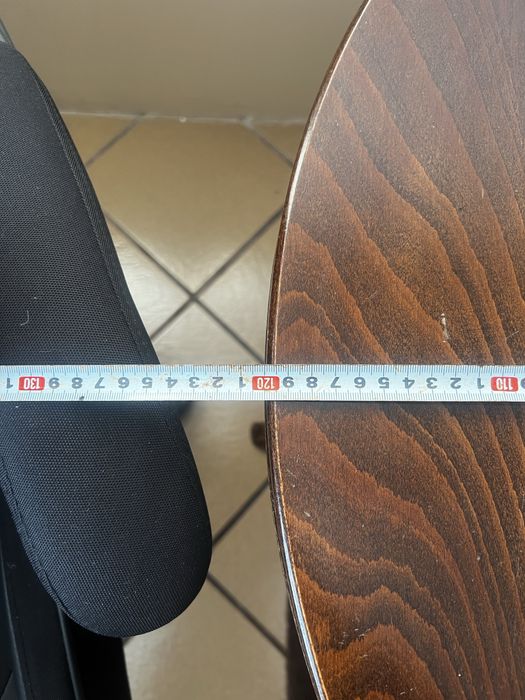 Трапезна масивна маса