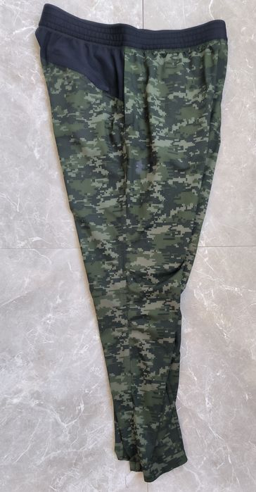 Under Armour камуфлаж долнище XL размер