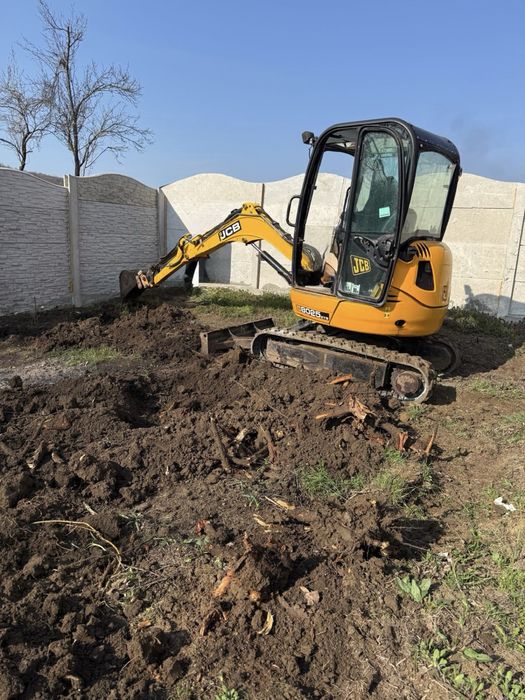 Inchiriez Miniexcavator