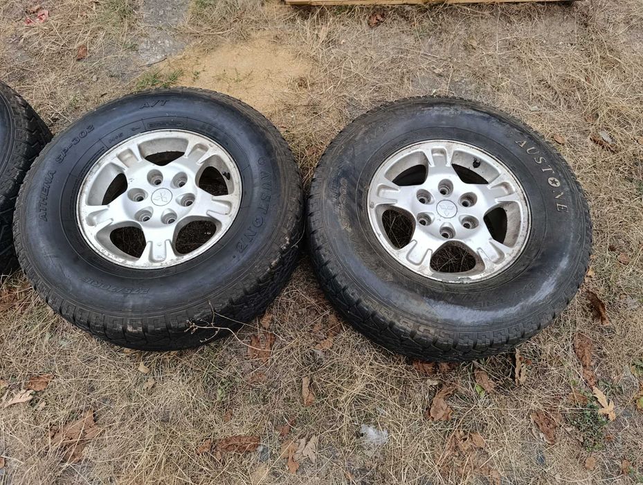 Гуми и Джанти Mitsubishi Pajero