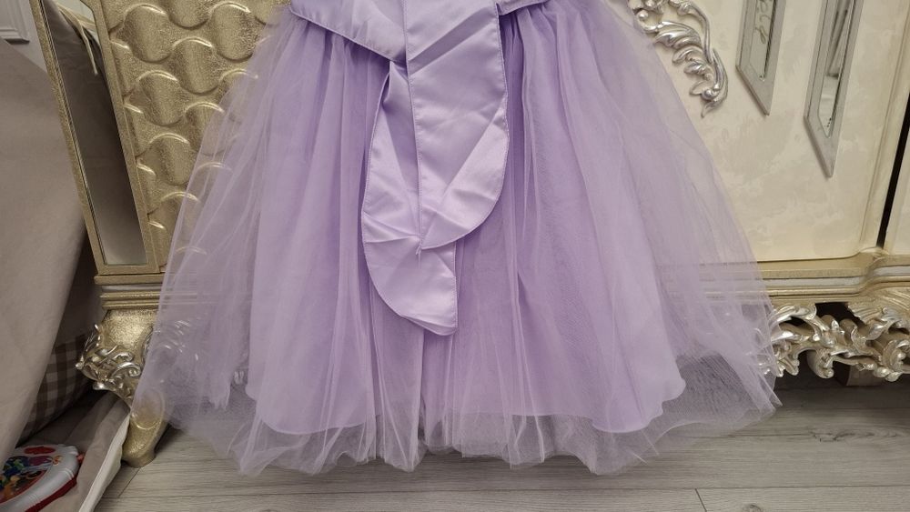 Продам новое детское платье