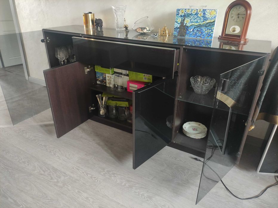 Комод в зал + полки для книжек