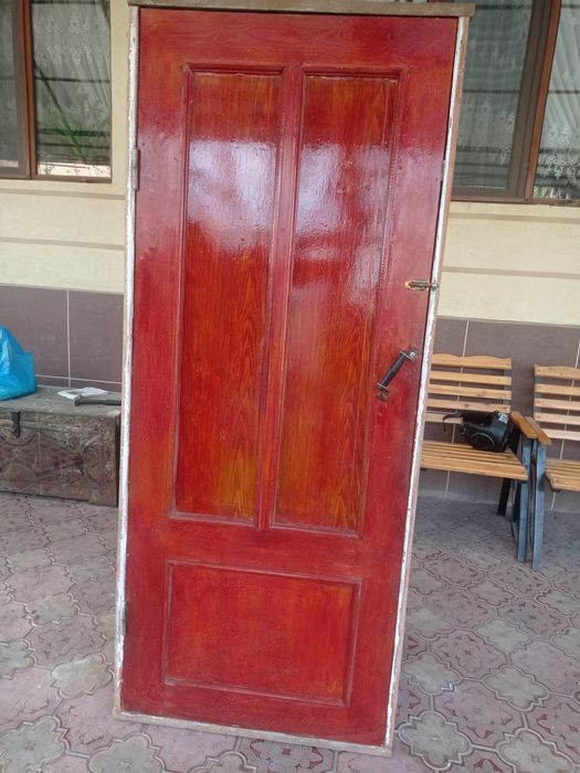 Эшиклар. 3 та битталик. 1 та икки эшикли.